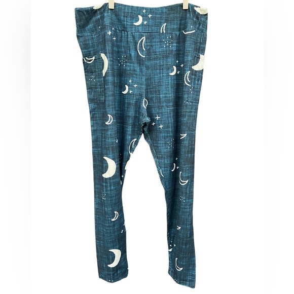 TL Clothing Full Length Leggings with Pockets Blue with Crescent Moons Size TC2 - Picture 2 of 5